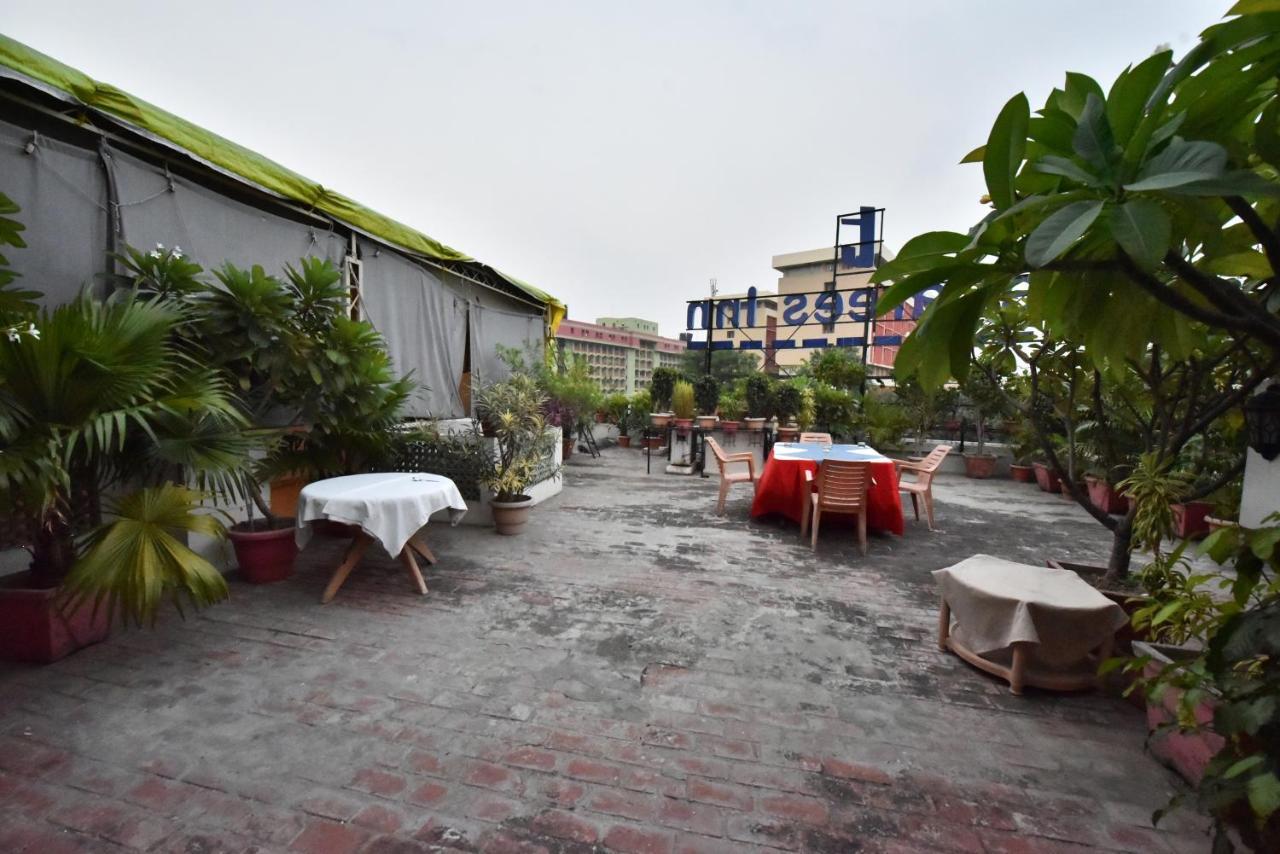 Tekareesinn Lucknow Buitenkant foto